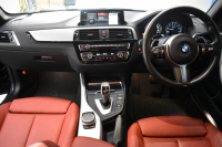 BMW 2シリーズ M240i LCI後期 ｵﾌﾟｼｮﾝ追従ACC  直6ﾀｰﾎﾞ 340馬力 ﾍｷｻｺﾞﾅﾙLEDﾍｯﾄﾞﾗｲﾄ ﾋｰﾀｰ付赤革 ﾀｯﾁﾊﾟﾈﾙiﾄﾞﾗｲﾌﾞHDDﾅﾋﾞBｶﾒ Pｱｼｽﾄ 前後PDC ｱﾀﾞﾌﾟﾃｨﾌﾞMｻｽ 大型ﾌﾞﾚｰｷｼｽﾃﾑ 車線逸脱&歩行者警告 衝突軽減ﾌﾞﾚｰｷ 18AW ﾊﾟﾄﾞﾙｼﾌﾄ 1ｵｰﾅｰ 2年保証