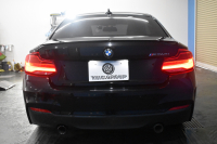 BMW 2シリーズ M240i LCI後期 ｵﾌﾟｼｮﾝ追従ACC  直6ﾀｰﾎﾞ 340馬力 ﾍｷｻｺﾞﾅﾙLEDﾍｯﾄﾞﾗｲﾄ ﾋｰﾀｰ付赤革 ﾀｯﾁﾊﾟﾈﾙiﾄﾞﾗｲﾌﾞHDDﾅﾋﾞBｶﾒ Pｱｼｽﾄ 前後PDC ｱﾀﾞﾌﾟﾃｨﾌﾞMｻｽ 大型ﾌﾞﾚｰｷｼｽﾃﾑ 車線逸脱&歩行者警告 衝突軽減ﾌﾞﾚｰｷ 18AW ﾊﾟﾄﾞﾙｼﾌﾄ 1ｵｰﾅｰ 2年保証