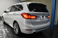 BMW 2シリーズ 218dｸﾞﾗﾝﾂｱﾗｰ ﾗｸﾞｼﾞｭｱﾘｰ  後期 7人乗ﾘ ｱﾄﾞﾊﾞﾝｽﾄﾞｱｸﾃｨﾌﾞｾｰﾌﾃｨｰP ｺﾝﾌｫｰﾄP 追従ACC HUD ﾍｷｻｺﾞﾅﾙLEDﾍｯﾄﾞﾗｲﾄ ﾋｰﾀｰ付黒革 車線逸脱&歩行者警告 17AW ﾀｯﾁﾊﾟﾈﾙﾅﾋﾞ Bｶﾒﾗ 前後PDC 駐車ｱｼｽﾄ 電動ﾄﾗﾝｸ ｽﾏｰﾄｷｰ 2年保証