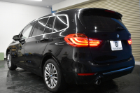 BMW 2シリーズ 218dｸﾞﾗﾝﾂｱﾗｰ ﾗｸﾞｼﾞｭｱﾘｰ 後期LCI 7人乗ﾘ ｱﾄﾞﾊﾞﾝｽﾄﾞｱｸﾃｨﾌﾞｾｰﾌﾃｨｰP 追従ACC HUD ﾍｷｺﾞﾅﾙLEDﾍｯﾄﾞﾗｲﾄ ﾋｰﾀｰ付白革 ｺﾝﾌｫｰﾄP 車線逸脱&歩行者警告 ﾀｯﾁﾊﾟﾈﾙﾅﾋﾞ Bｶﾒﾗ ﾌﾙｾｸﾞ 駐車ｱｼｽﾄ 電動ﾄﾗﾝｸ 2年保証
