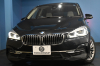 BMW 2シリーズ 218dｸﾞﾗﾝﾂｱﾗｰ ﾗｸﾞｼﾞｭｱﾘｰ 後期LCI 7人乗ﾘ ｱﾄﾞﾊﾞﾝｽﾄﾞｱｸﾃｨﾌﾞｾｰﾌﾃｨｰP 追従ACC HUD ﾍｷｺﾞﾅﾙLEDﾍｯﾄﾞﾗｲﾄ ﾋｰﾀｰ付白革 ｺﾝﾌｫｰﾄP 車線逸脱&歩行者警告 ﾀｯﾁﾊﾟﾈﾙﾅﾋﾞ Bｶﾒﾗ ﾌﾙｾｸﾞ 駐車ｱｼｽﾄ 電動ﾄﾗﾝｸ 2年保証