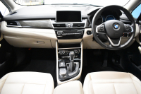 BMW 2シリーズ 218dｸﾞﾗﾝﾂｱﾗｰ ﾗｸﾞｼﾞｭｱﾘｰ 後期LCI 7人乗ﾘ ｱﾄﾞﾊﾞﾝｽﾄﾞｱｸﾃｨﾌﾞｾｰﾌﾃｨｰP 追従ACC HUD ﾍｷｺﾞﾅﾙLEDﾍｯﾄﾞﾗｲﾄ ﾋｰﾀｰ付白革 ｺﾝﾌｫｰﾄP 車線逸脱&歩行者警告 ﾀｯﾁﾊﾟﾈﾙﾅﾋﾞ Bｶﾒﾗ ﾌﾙｾｸﾞ 駐車ｱｼｽﾄ 電動ﾄﾗﾝｸ 2年保証