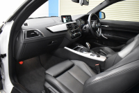 BMW 2シリーズ M240i LCI後期 直6ﾀｰﾎﾞ 340馬力 ﾍｷｻｺﾞﾅﾙLEDﾍｯﾄﾞﾗｲﾄ 追従ACC ﾋｰﾀｰ付黒革 ﾀｯﾁﾊﾟﾈﾙiﾄﾞﾗｲﾌﾞHDDﾅﾋﾞ ﾌﾙｾｸﾞ Bｶﾒ Pｱｼｽﾄ 前後PDC ｱﾀﾞﾌﾟﾃｨﾌﾞMｻｽ 大型ﾌﾞﾚｰｷｼｽﾃﾑ 車線逸脱&歩行者警告 衝突軽減ﾌﾞﾚｰｷ 18AW ﾊﾟﾄﾞﾙｼﾌﾄ 1ｵｰﾅｰ 2年保証