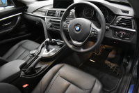 BMW 3シリーズ 320i ｸﾞﾗﾝﾂｰﾘｽﾓ ﾗｸﾞｼﾞｭｱﾘｰ  追従ACC ﾋｰﾀｰ付黒革 車線逸脱&歩行者警告 衝突軽減B 電動Rｹﾞｰﾄ 電格Rｽﾎﾟｲﾗｰ ﾀｯﾁﾊﾟｯﾄﾞﾅﾋﾞ Bｶﾒﾗ ﾘｱPDC iｽﾄｯﾌﾟ 2年保証