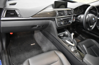 BMW 3シリーズ 320i ｸﾞﾗﾝﾂｰﾘｽﾓ ﾗｸﾞｼﾞｭｱﾘｰ  追従ACC ﾋｰﾀｰ付黒革 車線逸脱&歩行者警告 衝突軽減B 電動Rｹﾞｰﾄ 電格Rｽﾎﾟｲﾗｰ ﾀｯﾁﾊﾟｯﾄﾞﾅﾋﾞ Bｶﾒﾗ ﾘｱPDC iｽﾄｯﾌﾟ 2年保証