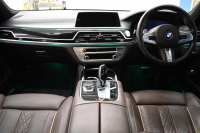BMW 7シリーズ 740i Mｽﾎﾟｰﾂ ﾘｱｺﾝﾌｫｰﾄP 後席ﾓﾆﾀｰ ｻﾝﾙｰﾌ BMWﾚｰｻﾞｰLED ｽﾃｱﾘﾝｸﾞﾋｰﾀｰ 前席ﾏｯｻｰｼﾞ全席ﾋｰﾀｰ&ﾍﾞﾝﾁﾚｰｼｮﾝ付ﾓｶ革 ACC HUD ﾘﾓｰﾄ駐車 ﾊｰﾏﾝｶｰﾄﾞﾝ  ﾀｯﾁﾊﾟﾈﾙﾅﾋﾞ3Dﾋﾞｭｰ LCW 液晶ﾒｰﾀｰ 20AW 2年保証