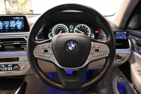 BMW 7シリーズ 740i ﾌﾟﾗｽP ﾚｰｻﾞｰLED ｻﾝﾙｰﾌ 追従ACC 全席ﾋｰﾀｰ付白革 Fﾍﾞﾝﾁﾚｰｼｮﾝ&ﾏｯｻｰｼﾞ HUD ﾊｰﾏﾝｶｰﾄﾞﾝ ｵﾌﾟｼｮﾝ20AW 車線変更&逸脱&歩行者警告 ﾀｯﾁﾊﾟﾈﾙﾅﾋﾞ ｼﾞｪｽﾁｬｰｺﾝﾄﾛｰﾙ ﾌﾙｾｸﾞ 3Dﾋﾞｭｰ Bｶﾒﾗ 電動ﾄﾗﾝｸ ｽﾏｰﾄｷｰ 2年保証