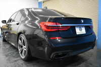 BMW 7シリーズ 750i Mｽﾎﾟｰﾂ ｱﾝﾋﾞｴﾝﾄｴｱP V8 ｻﾝR Fﾏｯｻｰｼﾞ&ﾍﾞﾝﾁﾚｰｼｮﾝ 全席ﾋｰﾀｰ付黒革 ﾚｰｻﾞｰLEDﾍｯﾄﾞﾗｲﾄ ACC HUD ﾊｰﾏﾝｶｰﾄﾞﾝ ｼﾞｪｽﾁｬｰｺﾝﾄﾛｰﾙ ﾀｯﾁﾊﾟﾈﾙ対応HDDﾅﾋﾞ3Dﾋﾞｭｰ Bｶﾒﾗ 車線変更&逸脱&歩行者警告 液晶ﾒｰﾀｰ 液晶ｷｰ 2年保証