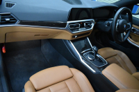 BMW 3シリーズ 320i Mｽﾎﾟｰﾂ G20型 ﾊｲﾗｲﾝ&ｺﾝﾌｫｰﾄP ﾋｰﾀｰ付茶革 ﾀｯﾁﾊﾟﾈﾙﾅﾋﾞ ｱｯﾌﾟﾙｶｰﾌﾟﾚｲ  追従ACC LEDﾍｯﾄﾞﾗｲﾄ 電動ﾄﾗﾝｸ 側面衝突&車線変更&逸脱&歩行者警告 液晶ﾒｰﾀｰ 後退ｱｼｽﾄ Pｱｼｽﾄ ｱｸﾃｨﾌﾞPDC緊急ﾌﾞﾚｰｷ  18AW 2年保証