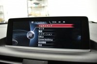 BMW 2シリーズ M235i 直6ﾀｰﾎﾞ 326馬力 ﾋｰﾀｰ付赤革 ﾀｯﾁﾊﾟｯﾄﾞ式iﾄﾞﾗｲﾌﾞHDDﾅﾋﾞ Bｶﾒﾗ ﾘｱPDC  ｱﾀﾞﾌﾟﾃｨﾌﾞMｻｽﾍﾟﾝｼｮﾝ 大型ﾌﾞﾚｰｷｼｽﾃﾑ 18AW 車線逸脱&歩行者警告 衝突軽減ﾌﾞﾚｰｷ 2年保証