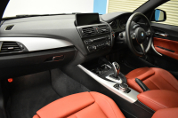 BMW 2シリーズ M235i 直6ﾀｰﾎﾞ 326馬力 ﾋｰﾀｰ付赤革 ﾀｯﾁﾊﾟｯﾄﾞ式iﾄﾞﾗｲﾌﾞHDDﾅﾋﾞ Bｶﾒﾗ ﾘｱPDC  ｱﾀﾞﾌﾟﾃｨﾌﾞMｻｽﾍﾟﾝｼｮﾝ 大型ﾌﾞﾚｰｷｼｽﾃﾑ 18AW 車線逸脱&歩行者警告 衝突軽減ﾌﾞﾚｰｷ 2年保証