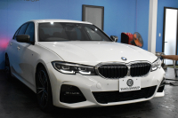 BMW 3シリーズ 320i Mｽﾎﾟｰﾂ G20型 ｺﾝﾌｫｰﾄP ﾋｰﾀｰ付黒革 ｵﾌﾟｼｮﾝ19AW ﾀｯﾁﾊﾟﾈﾙﾅﾋﾞBｶﾒﾗ ｱｯﾌﾟﾙｶｰﾌﾟﾚｲ  追従ACC LEDﾍｯﾄﾞﾗｲﾄ 電動ﾄﾗﾝｸ 側面衝突&車線変更&逸脱&歩行者警告 液晶ﾒｰﾀｰ 後退ｱｼｽﾄ Pｱｼｽﾄ ｱｸﾃｨﾌﾞPDC緊急ﾌﾞﾚｰｷ  2年保証