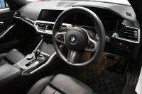 BMW 3シリーズ 320i Mｽﾎﾟｰﾂ G20型 ｺﾝﾌｫｰﾄP ﾋｰﾀｰ付黒革 ｵﾌﾟｼｮﾝ19AW ﾀｯﾁﾊﾟﾈﾙﾅﾋﾞBｶﾒﾗ ｱｯﾌﾟﾙｶｰﾌﾟﾚｲ  追従ACC LEDﾍｯﾄﾞﾗｲﾄ 電動ﾄﾗﾝｸ 側面衝突&車線変更&逸脱&歩行者警告 液晶ﾒｰﾀｰ 後退ｱｼｽﾄ Pｱｼｽﾄ ｱｸﾃｨﾌﾞPDC緊急ﾌﾞﾚｰｷ  2年保証