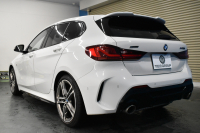 BMW 1シリーズ M135i xDrive ﾌﾙﾀｲﾑ4WD ﾃﾞﾋﾞｭｰP ｺﾝﾌｫｰﾄP ﾅﾋﾞｹﾞｰｼｮﾝP 可変ｻｽﾍﾟﾝｼｮﾝ Mｽﾎﾟｰﾂﾌﾞﾚｰｷ ACC Pｱｼｽﾄ BMWﾗｲﾌﾞｺｯｸﾋﾟｯﾄ ﾋｰﾀｰ付ｱﾙｶﾝﾀｰﾗｺﾝﾋﾞｽﾎﾟｰﾂｼｰﾄ ﾀｯﾁﾊﾟﾈﾙﾅﾋﾞ ｱｯﾌﾟﾙｶｰﾌﾟﾚｲ ﾍｷｻｺﾞﾅﾙLEDﾍｯﾄﾞﾗｲﾄ  2年保証