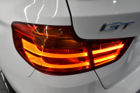 BMW 3シリーズ 320i ｸﾞﾗﾝﾂｰﾘｽﾓ ﾗｸﾞｼﾞｭｱﾘｰ  追従ACC ﾋｰﾀｰ付ﾍﾞｰｼﾞｭ革 車線逸脱&歩行者警告 衝突軽減B 電動Rｹﾞｰﾄ 電格Rｽﾎﾟｲﾗｰ ﾀｯﾁﾊﾟｯﾄﾞHDDﾅﾋﾞ Bｶﾒﾗ ﾘｱPDC ﾘﾝｸﾞ付ｷｾﾉﾝ ｽﾏｰﾄｷｰ iｽﾄｯﾌﾟ 2年保証