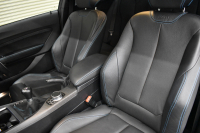 BMW Mシリーズ M2 6速MT LCI後期 ﾋｰﾀｰ付黒革 ｱﾀﾞﾌﾟﾃｨﾌﾞﾍｷｻｺﾞﾅﾙLEDﾍｯﾄﾞﾗｲﾄ&ﾃｰﾙ ﾀｯﾁﾊﾟﾈﾙHDDﾅﾋﾞBｶﾒﾗ 19AW 車線逸脱&歩行者警告 衝突軽減ﾌﾞﾚｰｷ ｶｰﾎﾞﾝｲﾝﾃﾘｱ ｽﾏｰﾄｷｰ 2年保証