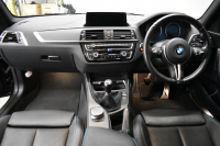 BMW Mシリーズ M2 6速MT LCI後期 ﾋｰﾀｰ付黒革 ｱﾀﾞﾌﾟﾃｨﾌﾞﾍｷｻｺﾞﾅﾙLEDﾍｯﾄﾞﾗｲﾄ&ﾃｰﾙ ﾀｯﾁﾊﾟﾈﾙHDDﾅﾋﾞBｶﾒﾗ 19AW 車線逸脱&歩行者警告 衝突軽減ﾌﾞﾚｰｷ ｶｰﾎﾞﾝｲﾝﾃﾘｱ ｽﾏｰﾄｷｰ 2年保証