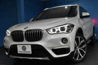 BMW X1 Xdrive18dｱｰﾊﾞﾆｽﾀ 西日本限定車  4WD ﾊｲﾗｲﾝ&ｺﾝﾌｫｰﾄP ｱﾄﾞﾊﾞﾝｽﾄﾞｱｸﾃｨﾌﾞｾｰﾌﾃｨP 追従ACC 変更後ﾀｯﾁﾊﾊﾟﾈﾙiﾄﾞﾗｲﾌﾞﾅﾋﾞBｶﾒﾗ Pｱｼｽﾄ 前後PDC  HUD ﾋｰﾀｰ付電動茶革 LEDﾍｯﾄﾞﾗｲﾄ 衝突軽減B 車線逸脱&歩行者警告 電動ﾄﾗﾝｸ  ｽﾏｰﾄｷｰ  2年保証