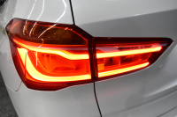 BMW X1 Xdrive18dｱｰﾊﾞﾆｽﾀ 西日本限定車  4WD ﾊｲﾗｲﾝ&ｺﾝﾌｫｰﾄP ｱﾄﾞﾊﾞﾝｽﾄﾞｱｸﾃｨﾌﾞｾｰﾌﾃｨP 追従ACC 変更後ﾀｯﾁﾊﾊﾟﾈﾙiﾄﾞﾗｲﾌﾞﾅﾋﾞBｶﾒﾗ Pｱｼｽﾄ 前後PDC  HUD ﾋｰﾀｰ付電動茶革 LEDﾍｯﾄﾞﾗｲﾄ 衝突軽減B 車線逸脱&歩行者警告 電動ﾄﾗﾝｸ  ｽﾏｰﾄｷｰ  2年保証