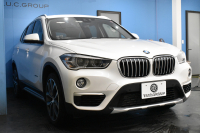 BMW X1 Xdrive18dｱｰﾊﾞﾆｽﾀ 西日本限定車  4WD ﾊｲﾗｲﾝ&ｺﾝﾌｫｰﾄP ｱﾄﾞﾊﾞﾝｽﾄﾞｱｸﾃｨﾌﾞｾｰﾌﾃｨP 追従ACC 変更後ﾀｯﾁﾊﾊﾟﾈﾙiﾄﾞﾗｲﾌﾞﾅﾋﾞBｶﾒﾗ Pｱｼｽﾄ 前後PDC  HUD ﾋｰﾀｰ付電動茶革 LEDﾍｯﾄﾞﾗｲﾄ 衝突軽減B 車線逸脱&歩行者警告 電動ﾄﾗﾝｸ  ｽﾏｰﾄｷｰ  2年保証