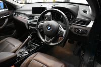 BMW X1 Xdrive18d Xﾗｲﾝ 4WD ﾊｲﾗｲﾝ&ｺﾝﾌｫｰﾄP ｱﾄﾞﾊﾞﾝｽﾄﾞｱｸﾃｨﾌﾞｾｰﾌﾃｨP 中期型 追従ACC HUD ﾋｰﾀｰ付電動ﾓｶ革 ﾀｯﾁﾊﾟﾈﾙiﾄﾞﾗｲﾌﾞﾅﾋﾞBｶﾒﾗ Pｱｼｽﾄ 前後PDC LEDﾍｯﾄﾞﾗｲﾄ 衝突軽減B 車線逸脱&歩行者警告 電動ﾄﾗﾝｸ  ｽﾏｰﾄｷｰ Bluetoothｵｰﾃﾞｨｵ＆通話 2年保証