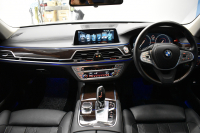 BMW 7シリーズ 740i ﾌﾟﾗｽP ｱﾝﾋﾞｴﾝﾄｴｱP  ﾚｰｻﾞｰLED ｻﾝR 追従ACC 全席ﾋｰﾀｰ付黒革 Fﾍﾞﾝﾁﾚｰｼｮﾝ&ﾏｯｻｰｼﾞ HUD ﾊｰﾏﾝｶｰﾄﾞﾝ 19AW 車線変更&逸脱&歩行者警告 ﾀｯﾁﾊﾟﾈﾙﾅﾋﾞ ｼﾞｪｽﾁｬｰｺﾝﾄﾛｰﾙ ﾌﾙｾｸﾞ 3Dﾋﾞｭｰ Bｶﾒﾗ 電動ﾄﾗﾝｸ ｽﾏｰﾄｷｰ 2年保証