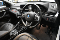 BMW X1 Xdrive18d Xﾗｲﾝ 4WD ﾊｲﾗｲﾝ&ｺﾝﾌｫｰﾄP ｱﾄﾞﾊﾞﾝｽﾄﾞｱｸﾃｨﾌﾞｾｰﾌﾃｨP 追従ACC HUD ﾋｰﾀｰ付電動黒革 ﾀｯﾁﾊﾟﾈﾙiﾄﾞﾗｲﾌﾞﾅﾋﾞ LEDﾍｯﾄﾞﾗｲﾄ 衝突軽減B 車線逸脱&歩行者警告  Bｶﾒﾗ Pｱｼｽﾄ 前後PDC 電動ﾄﾗﾝｸ  ｽﾏｰﾄｷｰ Bluetoothｵｰﾃﾞｨｵ＆通話 2年保証