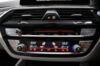 BMW 5シリーズ 530i Mｽﾎﾟｰﾂ ﾊｲﾗｲﾝP 新ﾃﾞｻﾞｲﾝ液晶ﾒｰﾀｰ  高出力ﾓﾃﾞﾙ  全席ﾋｰﾀｰ付黒白革 LEDﾍｯﾄﾞﾗｲﾄ 追従ACC 車線変更警告 ﾀｯﾁﾊﾟﾈﾙ対応iﾄﾞﾗｲﾌﾞHDDﾅﾋﾞﾌﾙｾｸﾞ 3Dﾋﾞｭｰ ｽﾃｱﾘﾝｸﾞｻﾎﾟｰﾄ Pｱｼｽﾄﾌﾟﾗｽ 電動ﾄﾗﾝｸ ｽﾏｰﾄｷｰ 2年保証