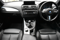 BMW 2シリーズ M235i 6速MT 直6ﾀｰﾎﾞ 326馬力 可変Mｻｽ 18AW ﾋｰﾀｰ付黒革 ﾀｯﾁﾊﾟｯﾄﾞ式iﾄﾞﾗｲﾌﾞHDDﾅﾋﾞBｶﾒﾗ ﾘｱPDC harman/kardon 大型ﾌﾞﾚｰｷｼｽﾃﾑ 車線逸脱&歩行者警告 衝突軽減ﾌﾞﾚｰｷ ｸﾙｺﾝ ｽﾏｰﾄｷｰ LEDﾘﾝｸﾞ付ｷｾﾉﾝ 2年保証