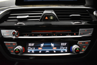 BMW 5シリーズ 530iﾂｰﾘﾝｸﾞ Mｽﾎﾟｰﾂ ｾﾚｸﾄP ﾊｲﾗｲﾝP ﾊﾟﾉﾗﾏｻﾝﾙｰﾌ  新ﾃﾞｻﾞｲﾝ液晶ﾒｰﾀｰ LEDﾍｯﾄﾞﾗｲﾄ 全席ｼｰﾄﾋｰﾀｰ 付黒革 追従ACC HUD ﾀｯﾁﾊﾟﾈﾙHDDﾅﾋﾞ 4ｿﾞｰﾝｴｱｺﾝ 3Dﾋﾞｭｰ Pｱｼｽﾄ ﾊｰﾏﾝｶｰﾄﾞﾝ 車線変更&逸脱&歩行者警告  19AW 2年保証