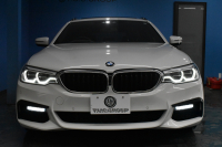 BMW 5シリーズ 530iﾂｰﾘﾝｸﾞ Mｽﾎﾟｰﾂ ｾﾚｸﾄP ﾊｲﾗｲﾝP ﾊﾟﾉﾗﾏｻﾝﾙｰﾌ  新ﾃﾞｻﾞｲﾝ液晶ﾒｰﾀｰ LEDﾍｯﾄﾞﾗｲﾄ 全席ｼｰﾄﾋｰﾀｰ 付黒革 追従ACC HUD ﾀｯﾁﾊﾟﾈﾙHDDﾅﾋﾞ 4ｿﾞｰﾝｴｱｺﾝ 3Dﾋﾞｭｰ Pｱｼｽﾄ ﾊｰﾏﾝｶｰﾄﾞﾝ 車線変更&逸脱&歩行者警告  19AW 2年保証