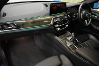 BMW 5シリーズ 523d Xﾄﾞﾗｲﾌﾞ Mｽﾎﾟｰﾂ R7年3月迄新車保証 LCI後期 4WD 新ﾃﾞｻﾞｲﾝｱﾀﾞﾌﾟﾃｨﾌﾞLEDﾍｯﾄﾞﾗｲﾄ ﾋｰﾀｰ付黒革 ｱﾀﾞﾌﾟﾃｨﾌﾞｻｽﾍﾟﾝｼｮﾝ BMWﾗｲﾌﾞｺｸﾋﾟｯﾄ 追従ACC HUD LCW ﾌﾙｾｸﾞ 3Dﾋﾞｭｰ ｽﾃｱﾘﾝｸﾞｻﾎﾟｰﾄ Pｱｼｽﾄﾌﾟﾗｽ 電動ﾄﾗﾝｸ ｽﾏｰﾄｷｰ 2年保証