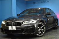 BMW 5シリーズ 523d Xﾄﾞﾗｲﾌﾞ Mｽﾎﾟｰﾂ R7年3月迄新車保証 LCI後期 4WD 新ﾃﾞｻﾞｲﾝｱﾀﾞﾌﾟﾃｨﾌﾞLEDﾍｯﾄﾞﾗｲﾄ ﾋｰﾀｰ付黒革 ｱﾀﾞﾌﾟﾃｨﾌﾞｻｽﾍﾟﾝｼｮﾝ BMWﾗｲﾌﾞｺｸﾋﾟｯﾄ 追従ACC HUD LCW ﾌﾙｾｸﾞ 3Dﾋﾞｭｰ ｽﾃｱﾘﾝｸﾞｻﾎﾟｰﾄ Pｱｼｽﾄﾌﾟﾗｽ 電動ﾄﾗﾝｸ ｽﾏｰﾄｷｰ 2年保証
