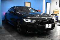 BMW 8シリーズ 840d Xﾄﾞﾗｲﾌﾞ ｸﾞﾗﾝｸｰﾍﾟ Mｽﾎﾟｰﾂ 4WD ﾊﾟﾉﾗﾏｶﾞﾗｽｻﾝﾙｰﾌ ﾚｰｻﾞｰLED ACC HUD  全席ﾋｰﾀｰ付黒/茶革 前席ﾍﾞﾝﾁﾚｰｼｮﾝ ﾊｰﾏﾝｶｰﾄﾞﾝ ｲﾝﾃﾘｾｰﾌ ﾗｲﾌﾞｺｯｸﾋﾟｯﾄ ｼﾞｪｽﾁｬｰｺﾝﾄﾛｰﾙ対応ﾀｯﾁﾊﾟﾈﾙﾅﾋﾞ3Dﾋﾞｭｰ 2年保証