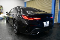 BMW 8シリーズ 840d Xﾄﾞﾗｲﾌﾞ ｸﾞﾗﾝｸｰﾍﾟ Mｽﾎﾟｰﾂ 4WD ﾊﾟﾉﾗﾏｶﾞﾗｽｻﾝﾙｰﾌ ﾚｰｻﾞｰLED ACC HUD  全席ﾋｰﾀｰ付黒/茶革 前席ﾍﾞﾝﾁﾚｰｼｮﾝ ﾊｰﾏﾝｶｰﾄﾞﾝ ｲﾝﾃﾘｾｰﾌ ﾗｲﾌﾞｺｯｸﾋﾟｯﾄ ｼﾞｪｽﾁｬｰｺﾝﾄﾛｰﾙ対応ﾀｯﾁﾊﾟﾈﾙﾅﾋﾞ3Dﾋﾞｭｰ 2年保証