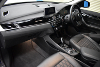 BMW X1 Xdrive20i Xﾗｲﾝ 中期 4WD  ｱﾄﾞﾊﾞﾝｽﾄﾞｱｸﾃｨﾌﾞｾｰﾌﾃｨP 追従ACC NEWﾃﾞｻﾞｲﾝﾒｰﾀｰ&Fｼｰﾄ 電子ｼﾌﾄ ﾌﾙｾｸﾞTVﾁｭｰﾅｰ HUD ﾋｰﾀｰ付ﾊｰﾌ革 ﾀｯﾁﾊﾟﾈﾙﾅﾋﾞBｶﾒ Pｱｼｽﾄ前後PDC LEDﾍｯﾄﾞﾗｲﾄ 衝突軽減 車線逸脱&歩行者警告 電動Rｹﾞｰﾄ Bluetoothｵｰﾃﾞｨｵ 2年保証