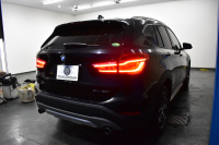 BMW X1 Xdrive20i Xﾗｲﾝ 中期 4WD  ｱﾄﾞﾊﾞﾝｽﾄﾞｱｸﾃｨﾌﾞｾｰﾌﾃｨP 追従ACC NEWﾃﾞｻﾞｲﾝﾒｰﾀｰ&Fｼｰﾄ 電子ｼﾌﾄ ﾌﾙｾｸﾞTVﾁｭｰﾅｰ HUD ﾋｰﾀｰ付ﾊｰﾌ革 ﾀｯﾁﾊﾟﾈﾙﾅﾋﾞBｶﾒ Pｱｼｽﾄ前後PDC LEDﾍｯﾄﾞﾗｲﾄ 衝突軽減 車線逸脱&歩行者警告 電動Rｹﾞｰﾄ Bluetoothｵｰﾃﾞｨｵ 2年保証