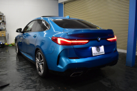 BMW 2シリーズ M235iｸﾞﾗﾝｸｰﾍﾟ Xﾄﾞﾗｲﾌﾞ ﾊﾟﾉﾗﾏｶﾞﾗｽｻﾝﾙｰﾌ  ﾋｰﾀｰ付ﾌﾞﾗｯｸﾚｻﾞｰ HUD 追従ACC  LEDﾍｯﾄﾞﾗｲﾄ Mｽﾎﾟｰﾂﾌﾞﾚｰｷ 車線変更&逸脱&歩行者警告 ﾗｲﾌﾞｺｯｸﾋﾟｯﾄ ｱｯﾌﾟﾙｶｰﾌﾟﾚｲ ﾀｯﾁﾊﾟﾈﾙﾅﾋﾞ Bｶﾒﾗ ｽﾏｰﾄｷｰ 2年保証