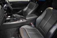 BMW Mシリーズ M2 6速MT LCI後期 ｾﾚｸﾄP SR harman/kardon ﾋｰﾀｰ付黒革 ﾍｷｻｺﾞﾅﾙLEDﾍｯﾄﾞﾗｲﾄ&ﾃｰﾙ ﾀｯﾁﾊﾟﾈﾙHDDﾅﾋﾞBｶﾒﾗ 19AW 車線逸脱&歩行者警告 衝突軽減ﾌﾞﾚｰｷ ｶｰﾎﾞﾝｲﾝﾃﾘｱ 2年保証