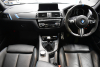 BMW Mシリーズ M2 6速MT LCI後期 ｾﾚｸﾄP SR harman/kardon ﾋｰﾀｰ付黒革 ﾍｷｻｺﾞﾅﾙLEDﾍｯﾄﾞﾗｲﾄ&ﾃｰﾙ ﾀｯﾁﾊﾟﾈﾙHDDﾅﾋﾞBｶﾒﾗ 19AW 車線逸脱&歩行者警告 衝突軽減ﾌﾞﾚｰｷ ｶｰﾎﾞﾝｲﾝﾃﾘｱ 2年保証