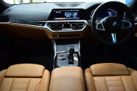 BMW 3シリーズ 320i Mｽﾎﾟｰﾂ ﾊｲﾗｲﾝ&ｺﾝﾌｫｰﾄP R6年7月迄新車保証 ﾋｰﾀｰ付茶革 ﾀｯﾁﾊﾟﾈﾙﾅﾋﾞ ｱｯﾌﾟﾙｶｰﾌﾟﾚｲ  追従ACC LEDﾍｯﾄﾞﾗｲﾄ 電動ﾄﾗﾝｸ 側面衝突&車線変更&逸脱&歩行者警告 液晶ﾒｰﾀｰ 後退ｱｼｽﾄ Pｱｼｽﾄ ｱｸﾃｨﾌﾞPDC緊急ﾌﾞﾚｰｷ  18AW 2年保証