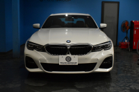 BMW 3シリーズ 320i Mｽﾎﾟｰﾂ ﾊｲﾗｲﾝ&ｺﾝﾌｫｰﾄP R6年7月迄新車保証 ﾋｰﾀｰ付茶革 ﾀｯﾁﾊﾟﾈﾙﾅﾋﾞ ｱｯﾌﾟﾙｶｰﾌﾟﾚｲ  追従ACC LEDﾍｯﾄﾞﾗｲﾄ 電動ﾄﾗﾝｸ 側面衝突&車線変更&逸脱&歩行者警告 液晶ﾒｰﾀｰ 後退ｱｼｽﾄ Pｱｼｽﾄ ｱｸﾃｨﾌﾞPDC緊急ﾌﾞﾚｰｷ  18AW 2年保証