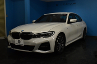 BMW 3シリーズ 320i Mｽﾎﾟｰﾂ ﾊｲﾗｲﾝ&ｺﾝﾌｫｰﾄP R6年7月迄新車保証 ﾋｰﾀｰ付茶革 ﾀｯﾁﾊﾟﾈﾙﾅﾋﾞ ｱｯﾌﾟﾙｶｰﾌﾟﾚｲ  追従ACC LEDﾍｯﾄﾞﾗｲﾄ 電動ﾄﾗﾝｸ 側面衝突&車線変更&逸脱&歩行者警告 液晶ﾒｰﾀｰ 後退ｱｼｽﾄ Pｱｼｽﾄ ｱｸﾃｨﾌﾞPDC緊急ﾌﾞﾚｰｷ  18AW 2年保証