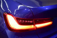 BMW 3シリーズ 320i Mｽﾎﾟｰﾂ G20型 ｺﾝﾌｫｰﾄP ﾊﾟｰｷﾝｸﾞｱｼｽﾄﾌﾟﾗｽ 追従ACC LEDﾍｯﾄﾞﾗｲﾄ  3Dﾋﾞｭｰ全周囲ｶﾒﾗ ﾀｯﾁﾊﾟﾈﾙﾅﾋﾞ ｱｯﾌﾟﾙｶｰﾌﾟﾚｲ  電動ﾄﾗﾝｸ 側面衝突&車線変更&逸脱&歩行者警告 液晶ﾒｰﾀｰ 後退ｱｼｽﾄ Pｱｼｽﾄ ｱｸﾃｨﾌﾞPDC緊急ﾌﾞﾚｰｷ 18AW  2年保証