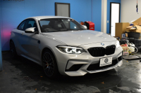 BMW Mシリーズ M2 ｺﾝﾍﾟﾃｨｼｮﾝ 6速MT LCI後期 ﾍｷｻｺﾞﾅﾙLEDﾍｯﾄﾞﾗｲﾄ&ﾃｰﾙ ﾋｰﾀｰ付黒革 harman/kardon ﾀｯﾁﾊﾟﾈﾙHDDﾅﾋﾞBｶﾒﾗ 19AW 車線逸脱&歩行者警告 衝突軽減ﾌﾞﾚｰｷ ｶｰﾎﾞﾝｲﾝﾃﾘｱ Mｼｰﾄﾍﾞﾙﾄ  2年保証