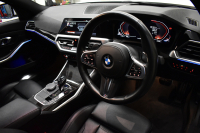 BMW 3シリーズ 320d Xﾄﾞﾗｲﾌﾞ Mｽﾎﾟｰﾂ G20型 4WD ﾌｧｽﾄﾄﾗｯｸP ｺﾝﾌｫｰﾄP ﾊｲﾗｲﾝP 可変Mｻｽ Mｽﾎﾟｰﾂﾌﾞﾚｰｷ 19AW ﾋｰﾀｰ付黒革 ﾀｯﾁﾊﾟﾈﾙﾅﾋﾞBｶﾒﾗ ｱｯﾌﾟﾙｶｰﾌﾟﾚｲ  追従ACC HUD LEDﾍｯﾄﾞﾗｲﾄ 電動ﾄﾗﾝｸ 側面衝突&車線変更&逸脱&歩行者警告 液晶ﾒｰﾀｰ 後退ｱｼｽﾄ 2年保証