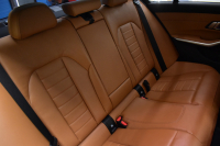 BMW 3シリーズ 320i Mｽﾎﾟｰﾂ G20型 ﾊｲﾗｲﾝP ﾊﾟｰｷﾝｸﾞｱｼｽﾄﾌﾟﾗｽ ﾋｰﾀｰ付茶革 追従ACC LEDﾍｯﾄﾞﾗｲﾄ  3Dﾋﾞｭｰ全周囲ｶﾒﾗ ﾀｯﾁﾊﾟﾈﾙﾅﾋﾞ ｱｯﾌﾟﾙｶｰﾌﾟﾚｲ 側面衝突&車線変更&逸脱&歩行者警告 液晶ﾒｰﾀｰ 後退ｱｼｽﾄ ｱｸﾃｨﾌﾞPDC緊急ﾌﾞﾚｰｷ 18AW  2年保証