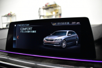 BMW 5シリーズ 530iﾂｰﾘﾝｸﾞ Mｽﾎﾟｰﾂ ﾊｲﾗｲﾝP 新ﾃﾞｻﾞｲﾝ液晶ﾒｰﾀｰ LEDﾍｯﾄﾞﾗｲﾄ 全席ｼｰﾄﾋｰﾀｰ 付黒革 追従ACC HUD ﾀｯﾁﾊﾟﾈﾙHDDﾅﾋﾞ 3Dﾋﾞｭｰ Pｱｼｽﾄ 車線変更&逸脱&歩行者警告  19AW 2年保証