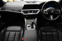 BMW 3シリーズ 330i Mｽﾎﾟｰﾂ G20型 高出力 ｲﾉﾍﾞｰｼｮﾝ&ﾊｲﾗｲﾝ&ｺﾝﾌｫｰﾄP 3Dﾃﾞｻﾞｲﾝﾏﾌﾗｰ&ﾀﾞｳﾝｻｽ ﾚｰｻﾞｰLEDﾗｲﾄ ﾋｰﾀｰ付黒革 HUD ACC 19AW Mｽﾎﾟｰﾂﾌﾞﾚｰｷ ﾊﾟｰｷﾝｸﾞｱｼｽﾄ+  3Dﾋﾞｭｰ全周囲ｶﾒﾗ ﾀｯﾁﾊﾟﾈﾙﾅﾋﾞ ｱｯﾌﾟﾙｶｰﾌﾟﾚｲ 側面衝突&車線変更警告  2年保証