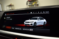 BMW 3シリーズ 330i Mｽﾎﾟｰﾂ G20型 高出力 ｲﾉﾍﾞｰｼｮﾝ&ﾊｲﾗｲﾝ&ｺﾝﾌｫｰﾄP ﾚｰｻﾞｰLEDﾗｲﾄ ﾋｰﾀｰ付黒革 HUD ACC 18AW Mｽﾎﾟｰﾂﾌﾞﾚｰｷ ﾊﾟｰｷﾝｸﾞｱｼｽﾄ+  3Dﾋﾞｭｰ全周囲ｶﾒﾗ ﾀｯﾁﾊﾟﾈﾙﾅﾋﾞ ｱｯﾌﾟﾙｶｰﾌﾟﾚｲ 側面衝突&車線変更警告  2年保証